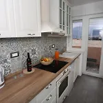 Апартаменты Sunsetview With Balcony Сплит