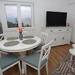 Апартаменты Sunsetview With Balcony