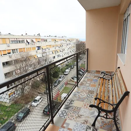 Апартаменты Sunsetview With Balcony