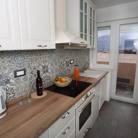 아파트 Sunsetview With Balcony 스플리트