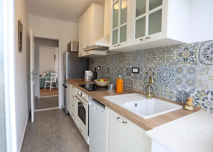 Sunsetview With Balcony Apartment