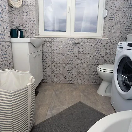 Sunsetview With Balcony Спліт